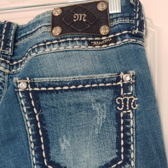 Miss Me Boyfriend Capris...Size 28 - Picture 3 of 13